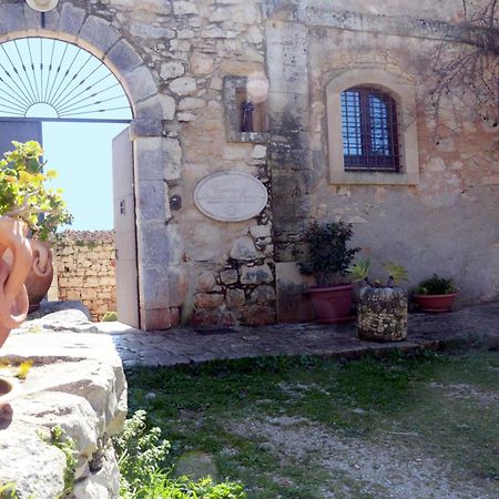 Casina Di Grotta Di Ferro Pensionat Santa Croce Camerina Exteriör bild