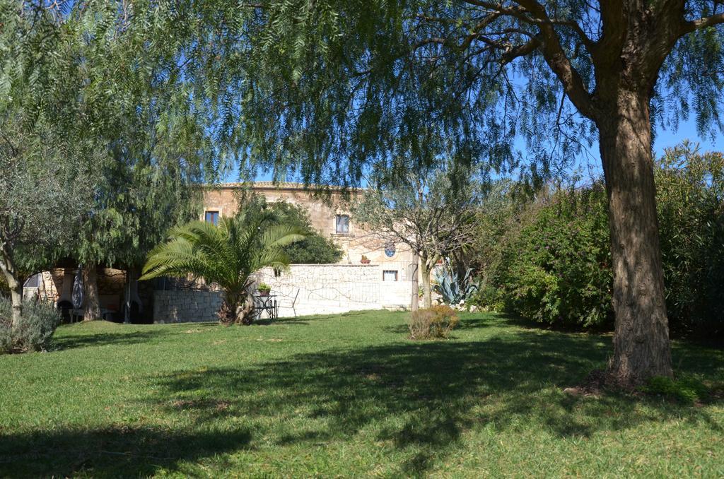 Casina Di Grotta Di Ferro Pensionat Santa Croce Camerina Exteriör bild